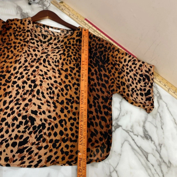 Natori Wild Cheetah PJ Top Womens Sz XS Brown Black Oversized Animal Print Loose - Picture 11 of 11